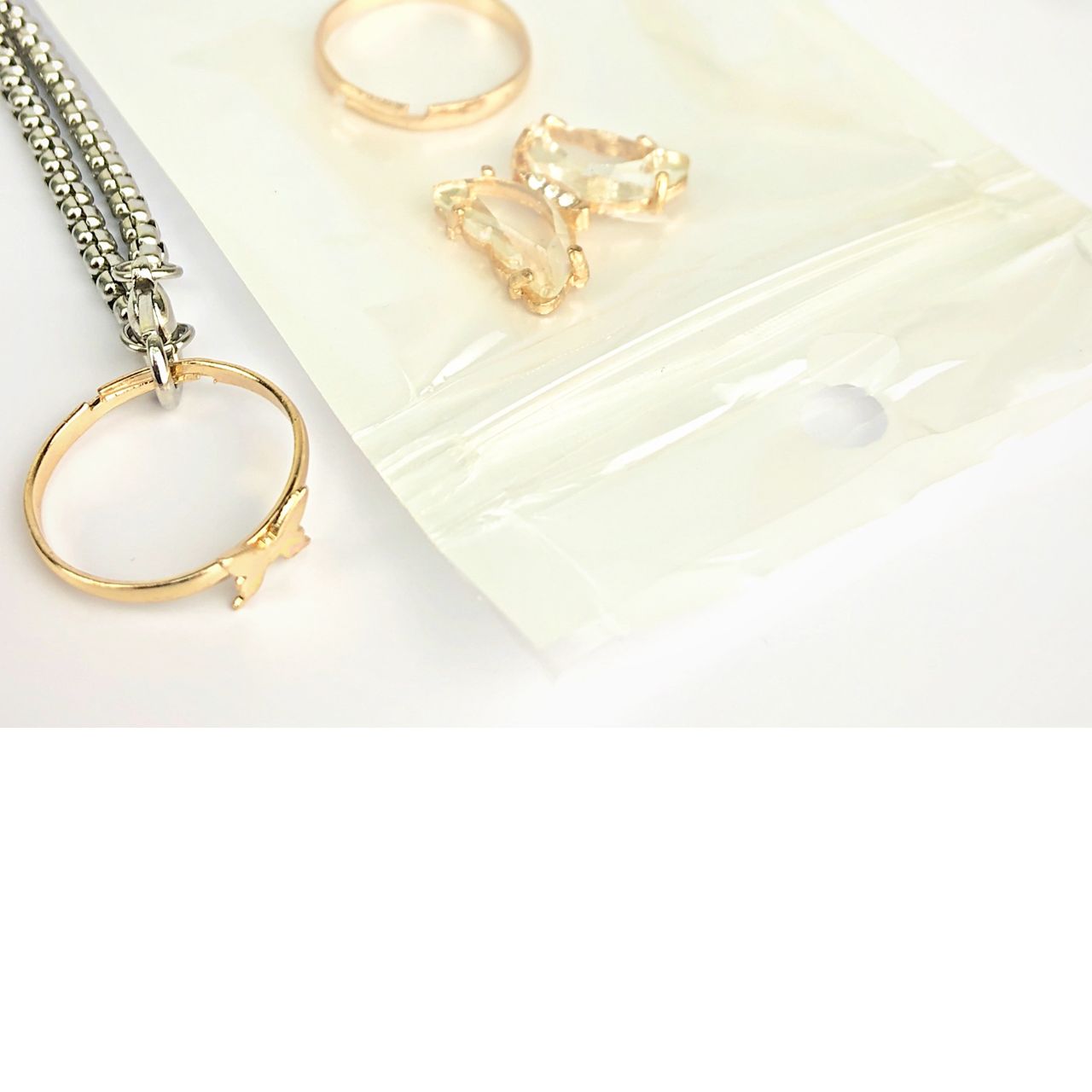 Pearl White Zipper Bag (CONF)